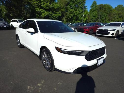 Platinum White Pearl 2024 Honda Accord EX
