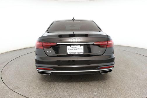 2022 Audi A4 45 S line Premium Plus