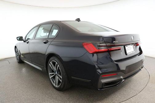 2022 BMW 740 i xDrive