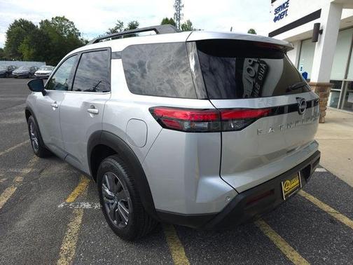 2025 Nissan Pathfinder SV FWD