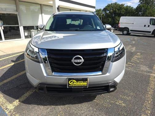 2025 Nissan Pathfinder SV FWD