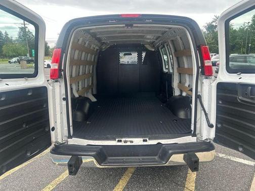 2023 GMC Savana 2500 Work Van