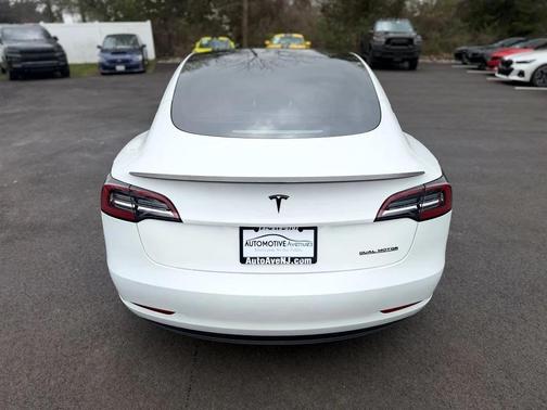 Pearl White Multi-Coat 2023 Tesla Model 3 Performance