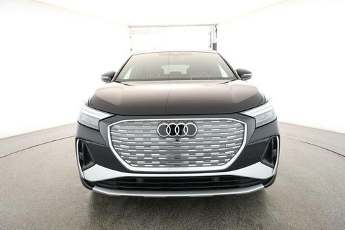 2025 Audi Q4 e-tron Premium 55 quattro