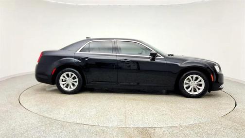 2022 Chrysler 300 Touring