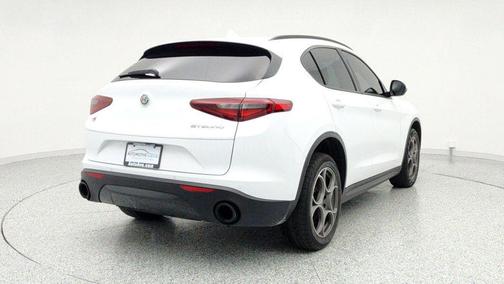 2022 Alfa Romeo Stelvio Sprint