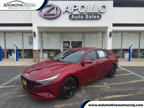 2023 Hyundai ELANTRA SEL