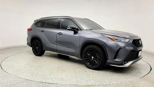 Magnetic Gray Metallic 2023 Toyota Highlander XSE