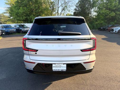 Silver Dawn Metallic 2025 Volvo EX90 Ultra, Twin Motor, Fully electric, 6 Seats