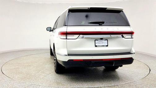 Pristine White Metallic Tri-Coat 2024 Lincoln Navigator Reserve