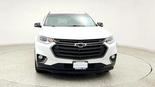 Iridescent Pearl Tricoat 2021 Chevrolet Traverse Premier
