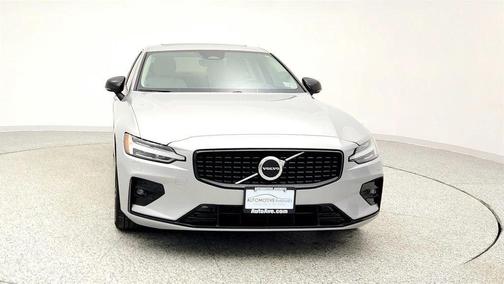 2023 Volvo S60 B5 Core Dark Theme