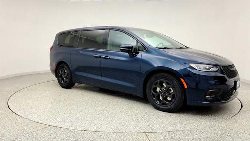 2022 Chrysler Pacifica Hybrid Limited