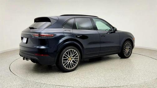 Moonlight Blue Metallic 2023 Porsche Cayenne Platinum Edition
