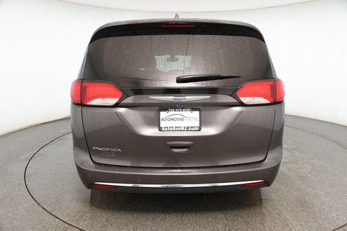 2018 Chrysler Pacifica Touring-L