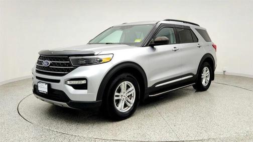Iconic Silver Metallic 2021 Ford Explorer XLT