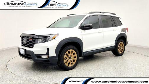 Platinum White Pearl 2022 Honda Passport AWD TrailSport