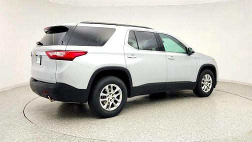 Silver Ice Metallic 2021 Chevrolet Traverse LT Leather