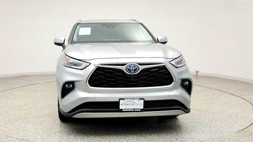 Celestial Silver Metallic 2020 Toyota Highlander Hybrid Platinum