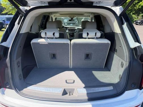 Crystal White Tricoat 2023 Cadillac XT6 Premium Luxury AWD