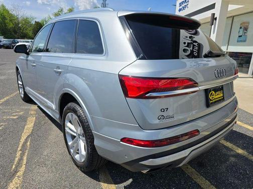 2025 Audi Q7 55 Premium Plus