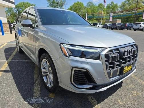 2025 Audi Q7 55 Premium Plus