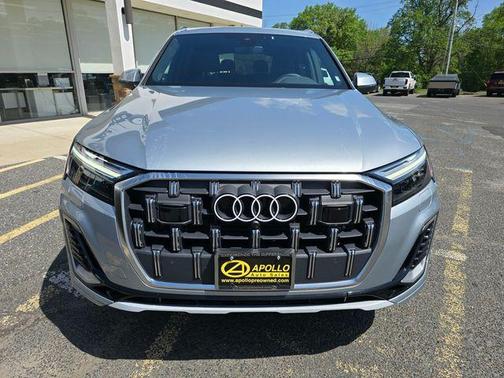 2025 Audi Q7 55 Premium Plus