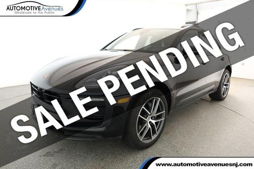 2024 Porsche Macan Base w/ Premium+ Package, Adaptive Air Suspension & 20'' Wheels