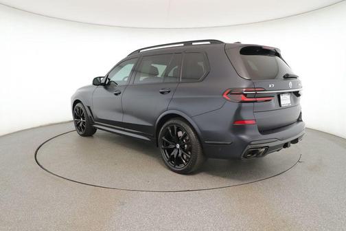 2023 BMW X7 M60i