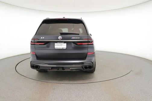 2023 BMW X7 M60i