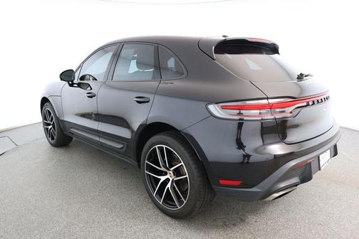 2022 Porsche Macan AWD w/ 20'' Wheels, Premium Pkg, Surround View & Insulated Glass