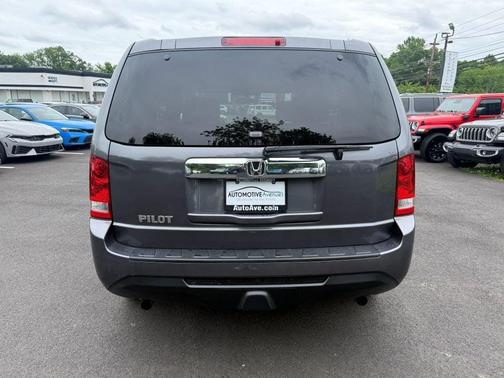 Modern Steel Metallic 2015 Honda Pilot LX