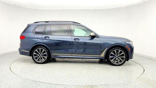 2022 BMW X7 M50i