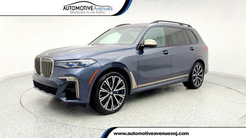 2022 BMW X7 M50i