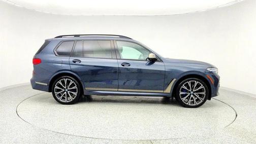 2022 BMW X7 M50i