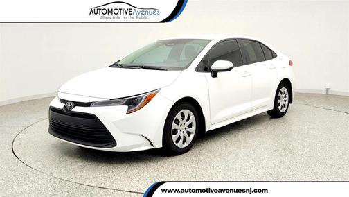 Ice Cap 2025 Toyota Corolla LE