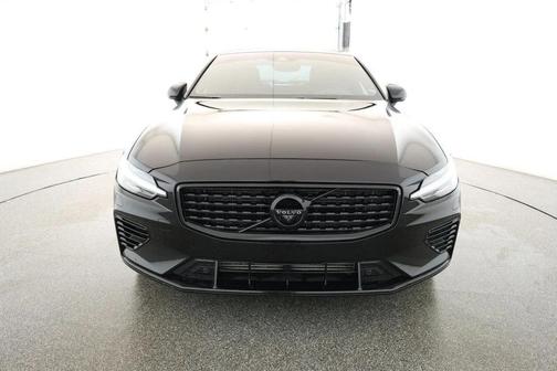 2022 Volvo S60 Recharge Plug-In Hybrid T8 R-Design