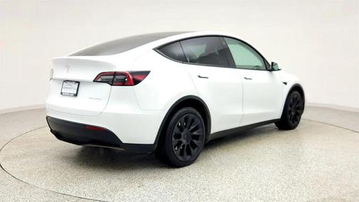 2023 Tesla Model Y Long Range AWD with 20'' Induction Wheels + B&W Premium Interior