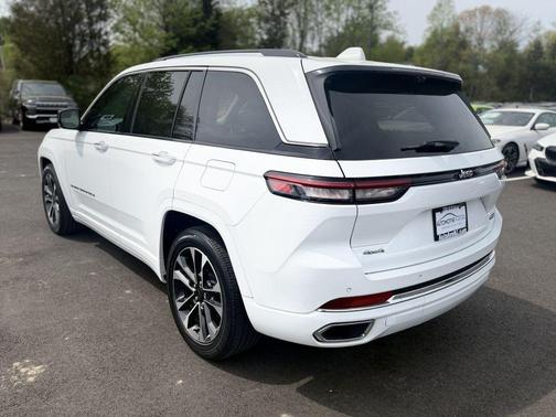 Bright White Clearcoat 2022 Jeep Grand Cherokee Overland