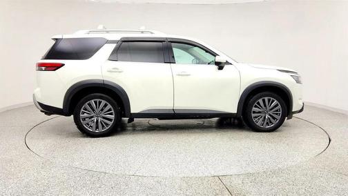 2023 Nissan Pathfinder SL 4WD