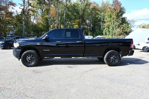 2022 RAM 3500 Tradesman Crew Cab 4x4 8' Box