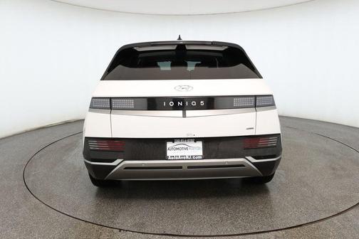 2024 Hyundai IONIQ 5 SE