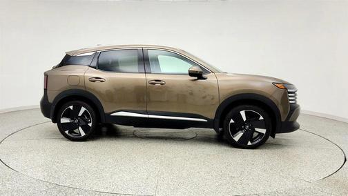 Canyon Bronze Metallic 2025 Nissan Kicks SR