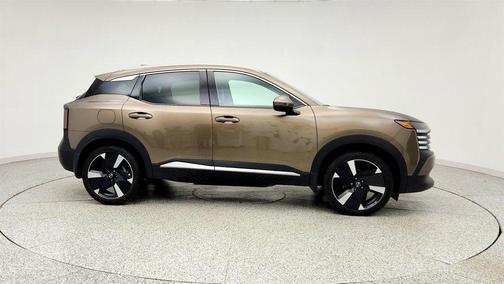Canyon Bronze Metallic 2025 Nissan Kicks SR