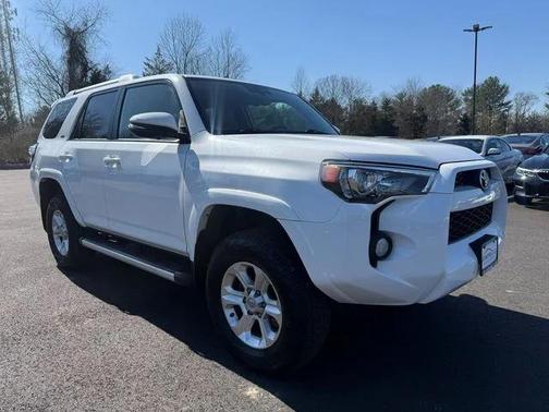 Super White 2018 Toyota 4Runner SR5 Premium