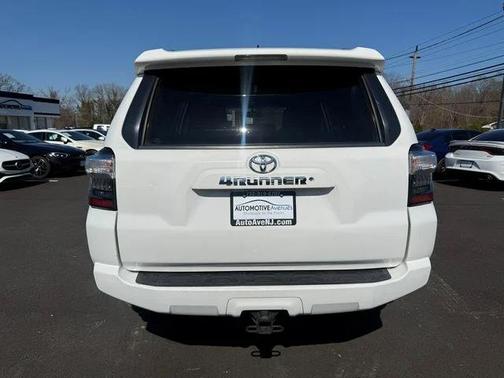 Super White 2018 Toyota 4Runner SR5 Premium