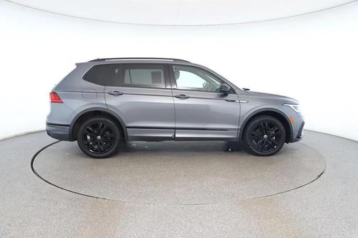 2022 Volkswagen Tiguan 2.0T SE R-Line Black 4MOTION