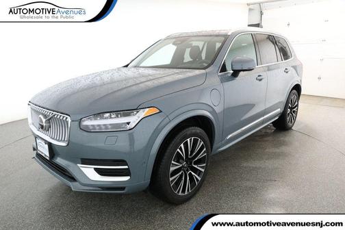 2023 Volvo XC90 Recharge Plug-In Hybrid T8 Plus Bright Theme 7-Seater