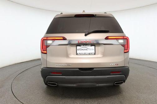 2022 GMC Acadia AWD AT4