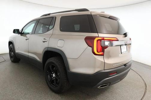 2022 GMC Acadia AWD AT4